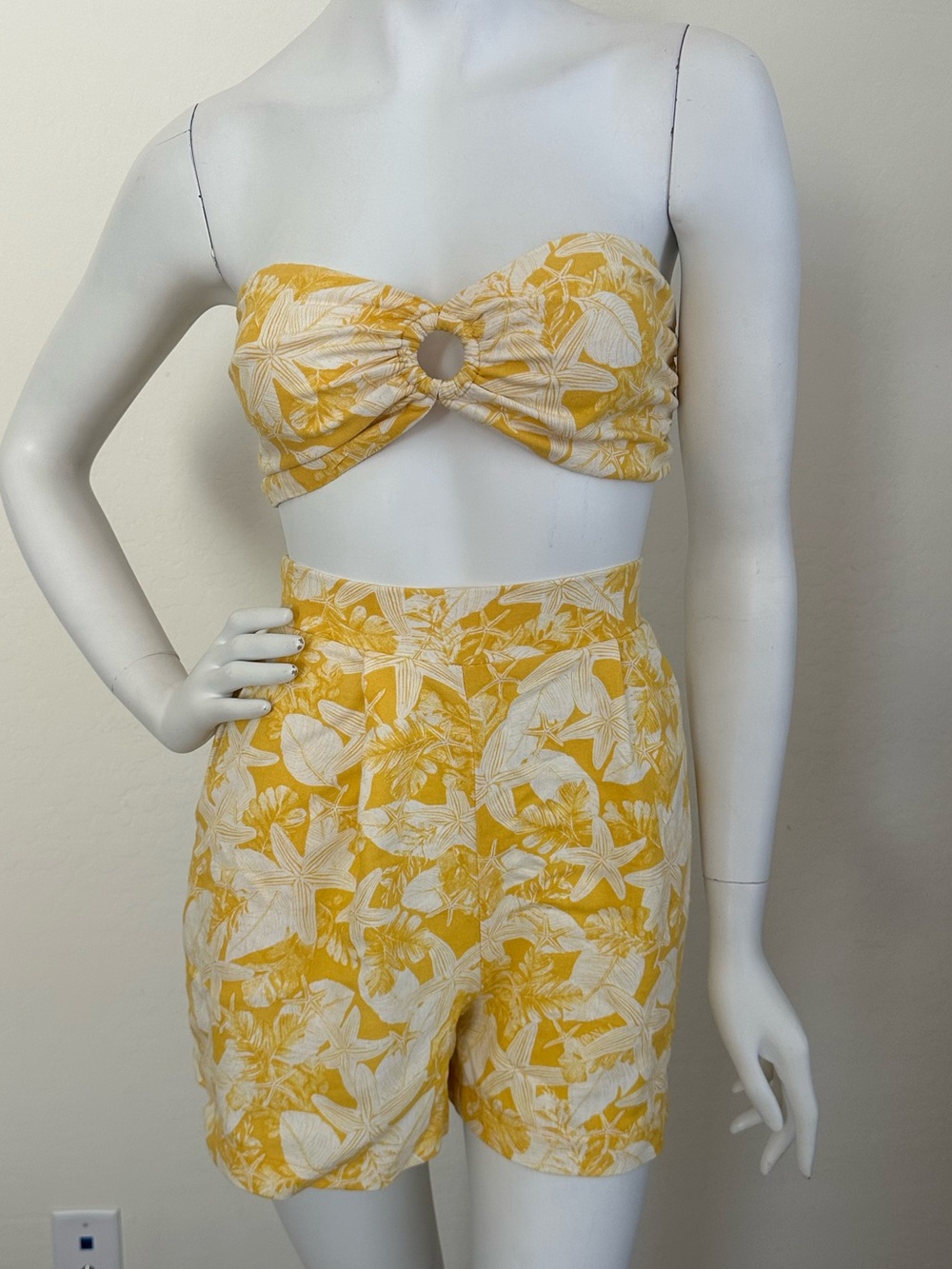 MONTEAU LOS ANGELES LINEN BLEND YELLOW WHITE BANDEAU TOP & SHORTS SET WOMENS L